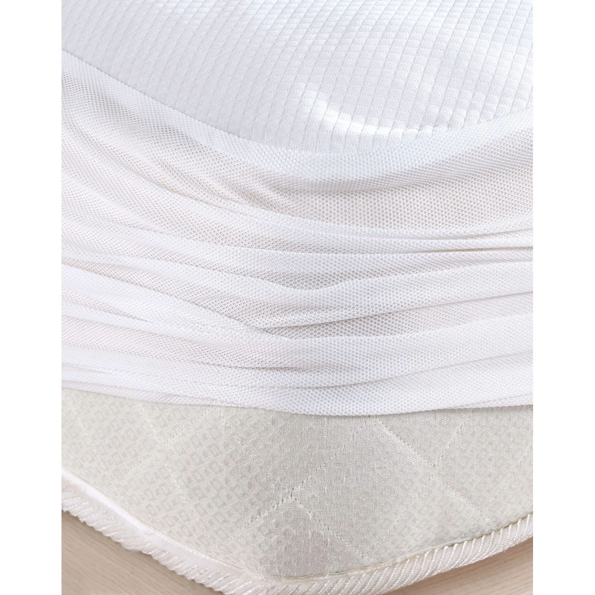 Manamo Diamond Waterproof Mattress Protector 180x200  