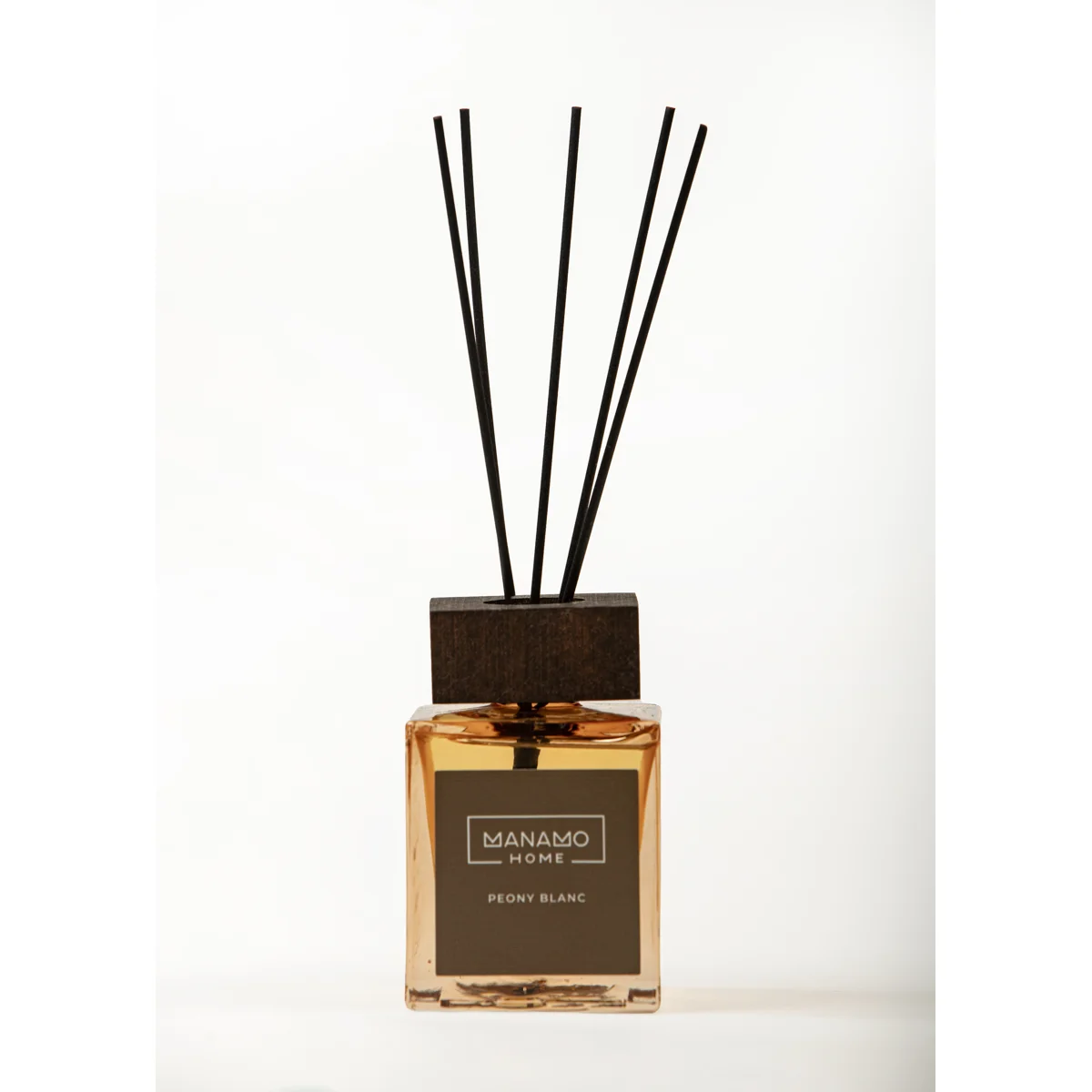 Manamo Peony Blanc  Reed Diffuser With Wooden Cap  Amber 200 ml