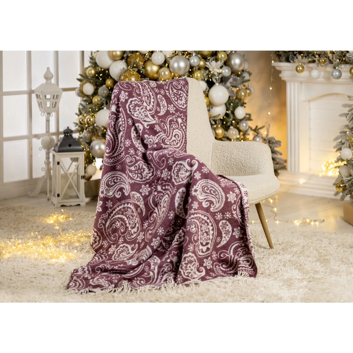 Manamo Paisley Flower Throw Cotton/Acrylic Plum/Ecru 120x160 cm