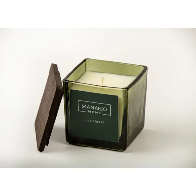 Manamo Lily Brezee  Scented Candle With Wooden Lid  Green 270 gr